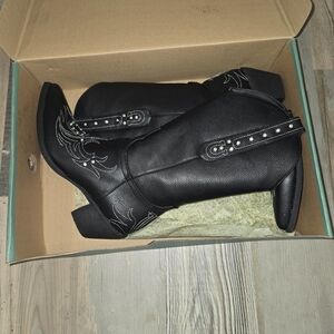 Roper Black Embroidered Heeled Boots